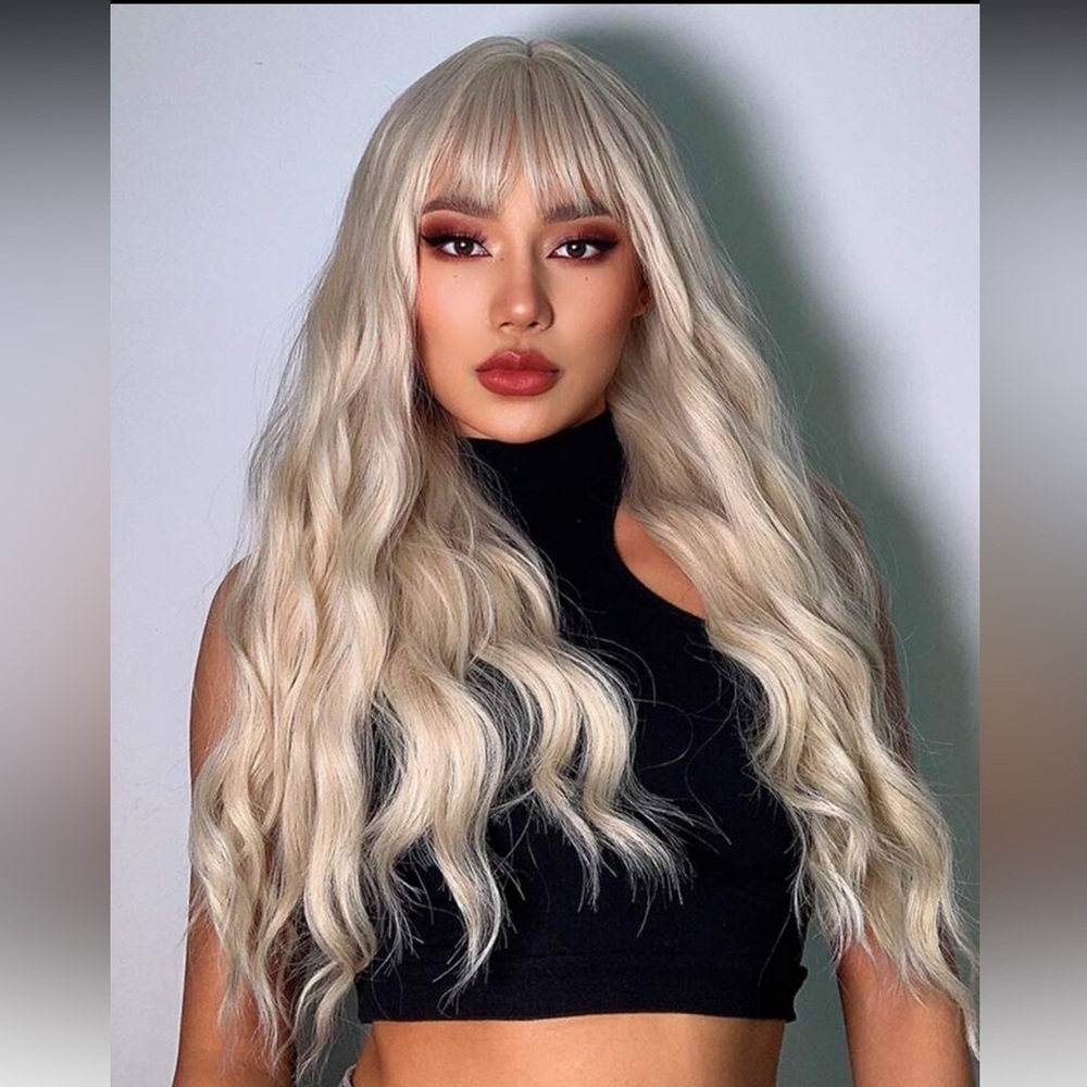 Long Wavy Blonde Wig ๐ฉท - Picture 7 of 8
